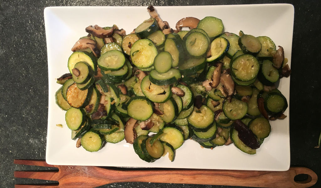Zucchine con funghi shiitake al timo